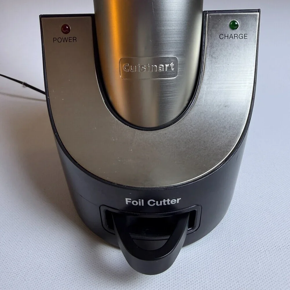 Cuisinart Cordless Electric Wine Opener with Foil Cutter & Charging Base CWO-48
